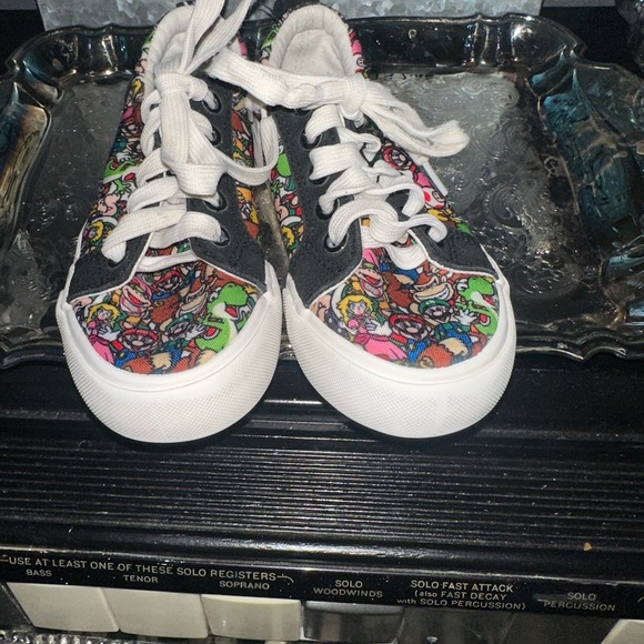 Size 13 Boys Supermario shoes Gently Used - Picture 3 of 7
